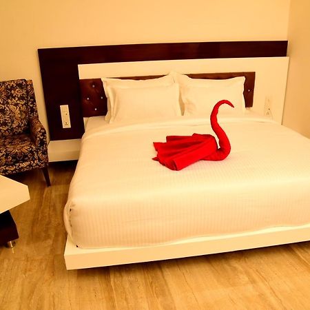 Hotel K11 Haldwāni Dış mekan fotoğraf