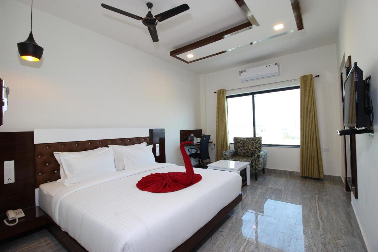 Hotel K11 Haldwāni Dış mekan fotoğraf